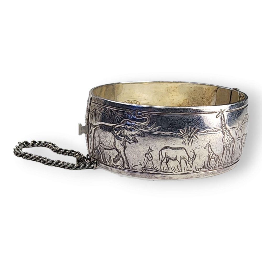 Vintage Bangle Bracelet Silver Plate 7in Silver Story Teller Africa Simba Hinged